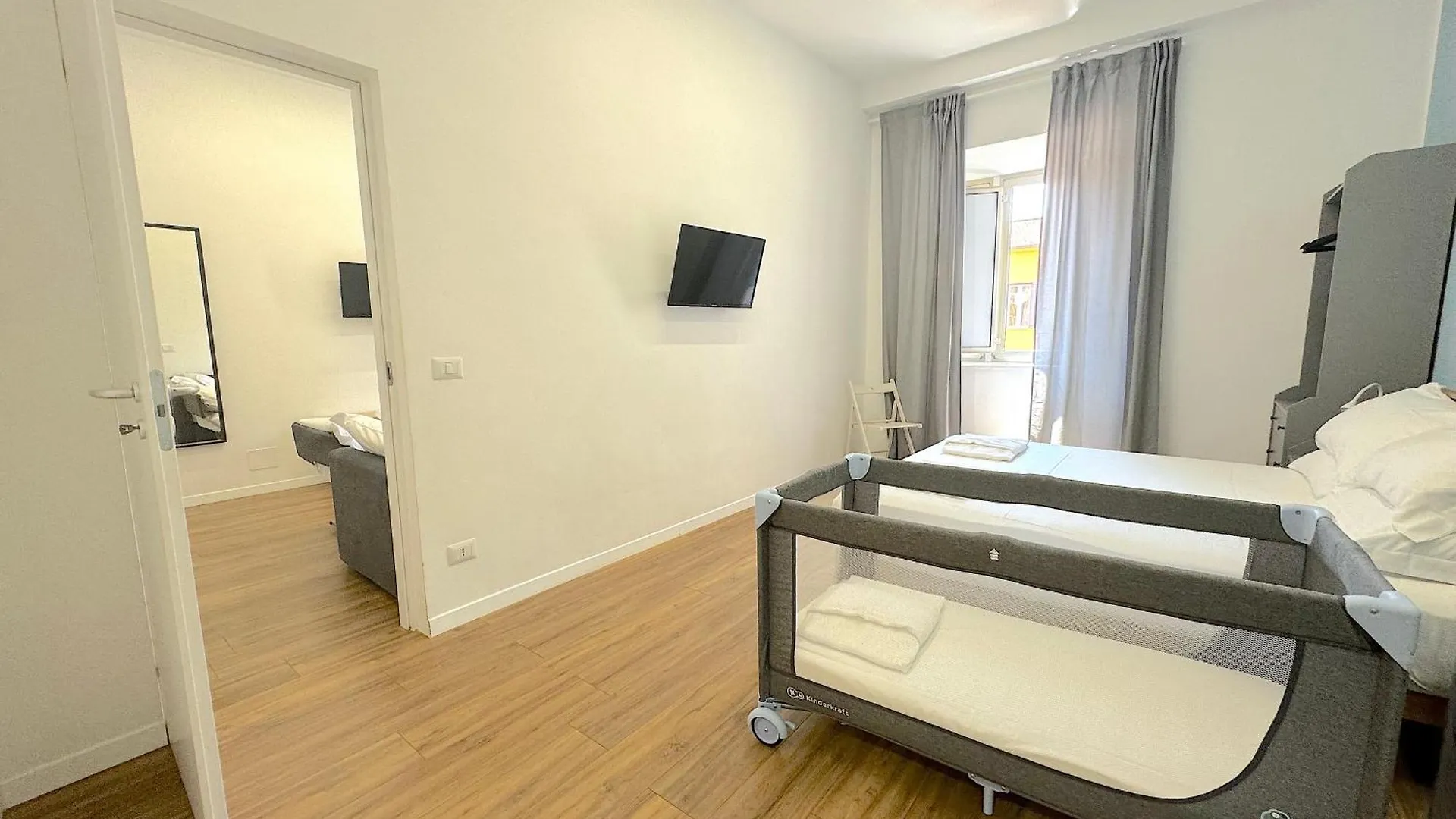 Lexie Suites Roma 0*,  Italia