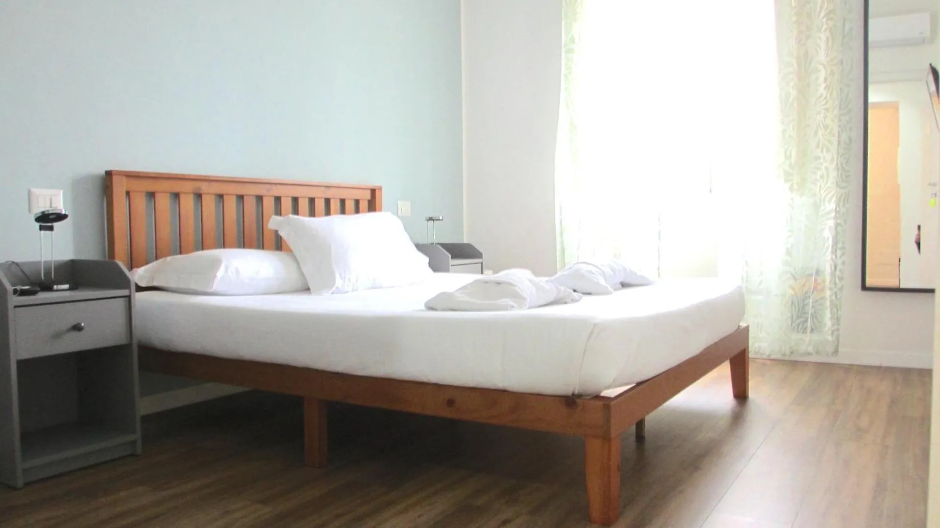 ゲストハウス Lexie Suites ローマ イタリア